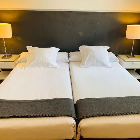 Super Balmes Guest House Barcelona Luaran gambar