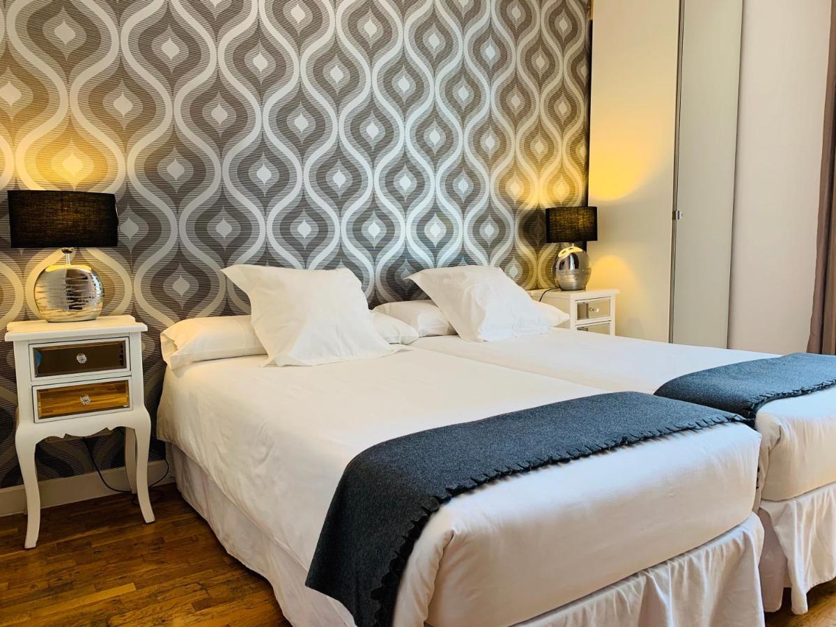 Super Balmes Guest House Barcelona Luaran gambar