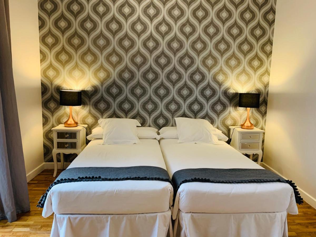Super Balmes Guest House Barcelona Luaran gambar