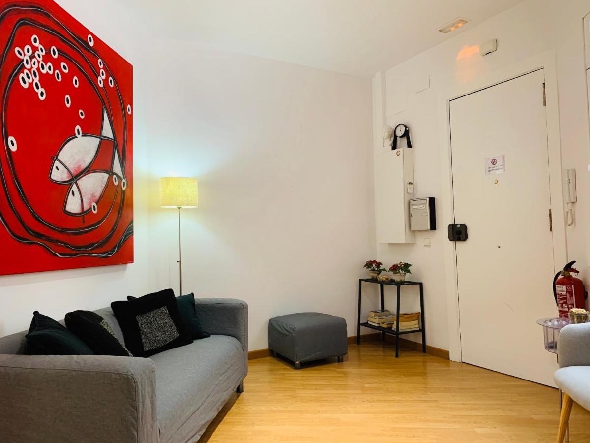 Super Balmes Guest House Barcelona Luaran gambar