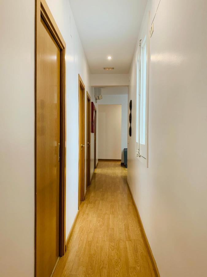 Super Balmes Guest House Barcelona Luaran gambar