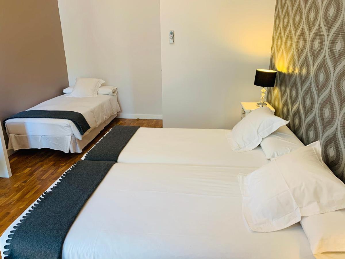 Super Balmes Guest House Barcelona Luaran gambar