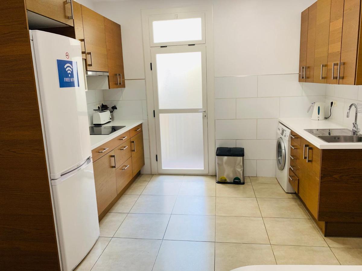 Super Balmes Guest House Barcelona Luaran gambar