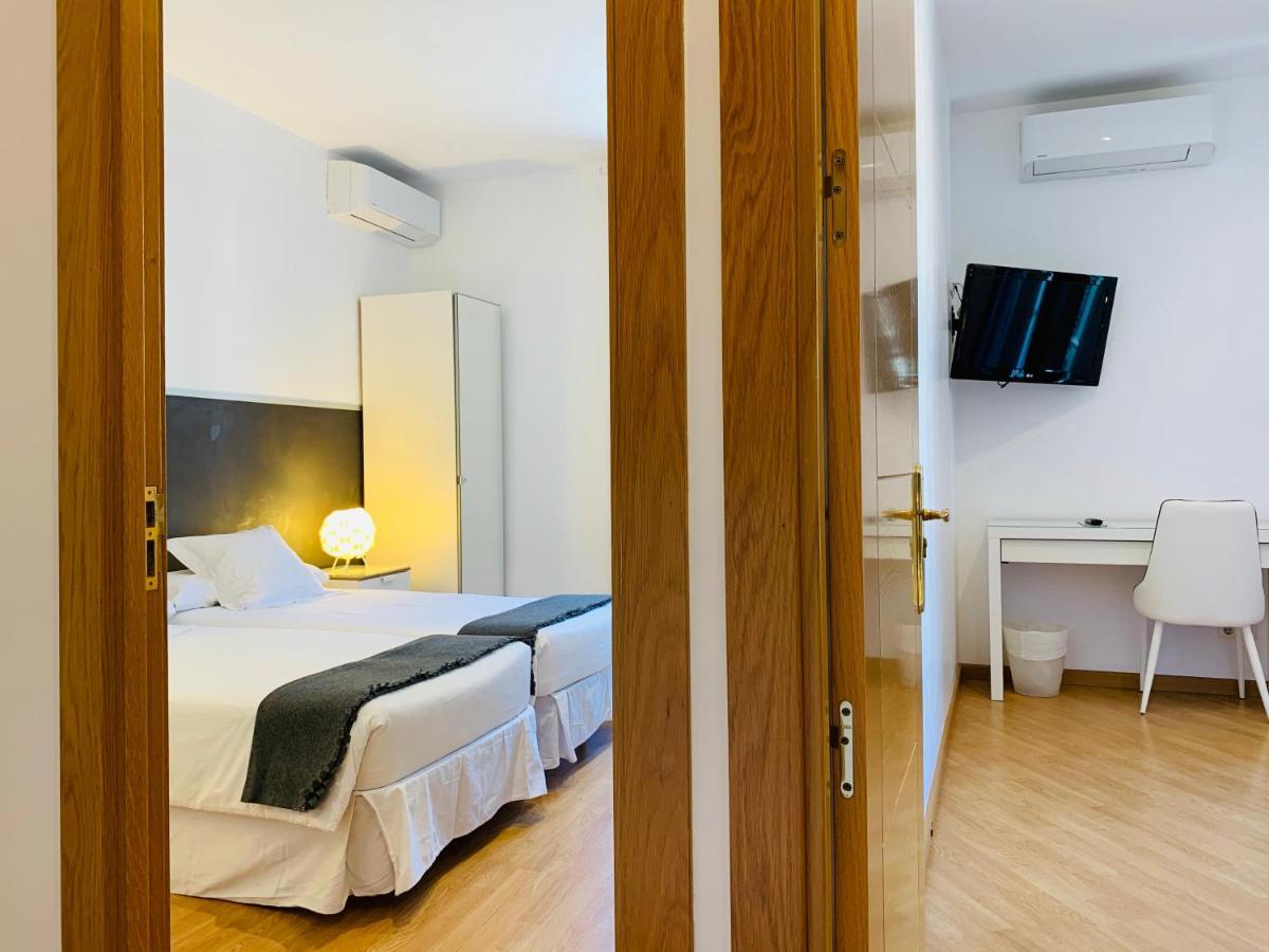 Super Balmes Guest House Barcelona Luaran gambar