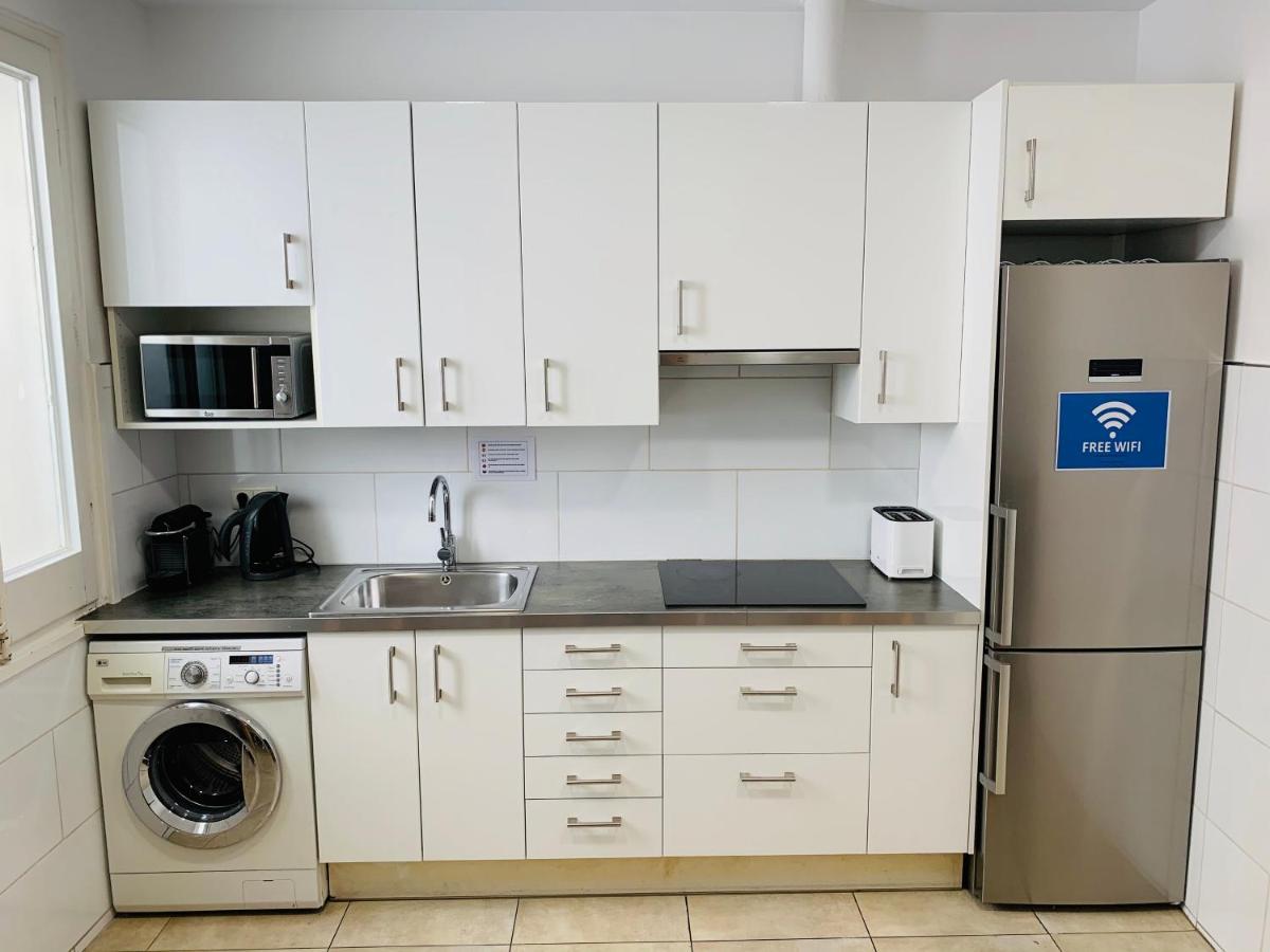 Super Balmes Guest House Barcelona Luaran gambar