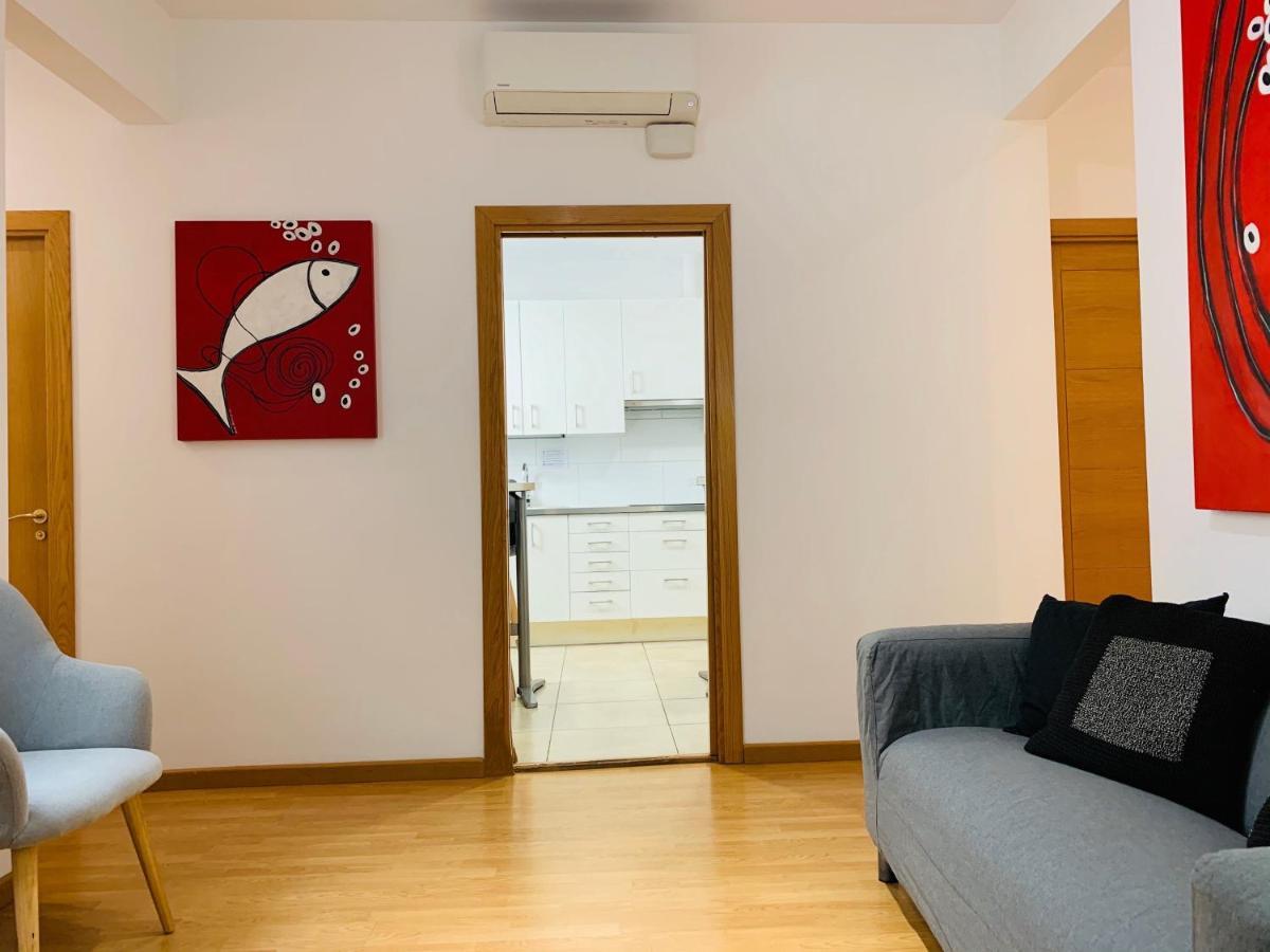 Super Balmes Guest House Barcelona Luaran gambar