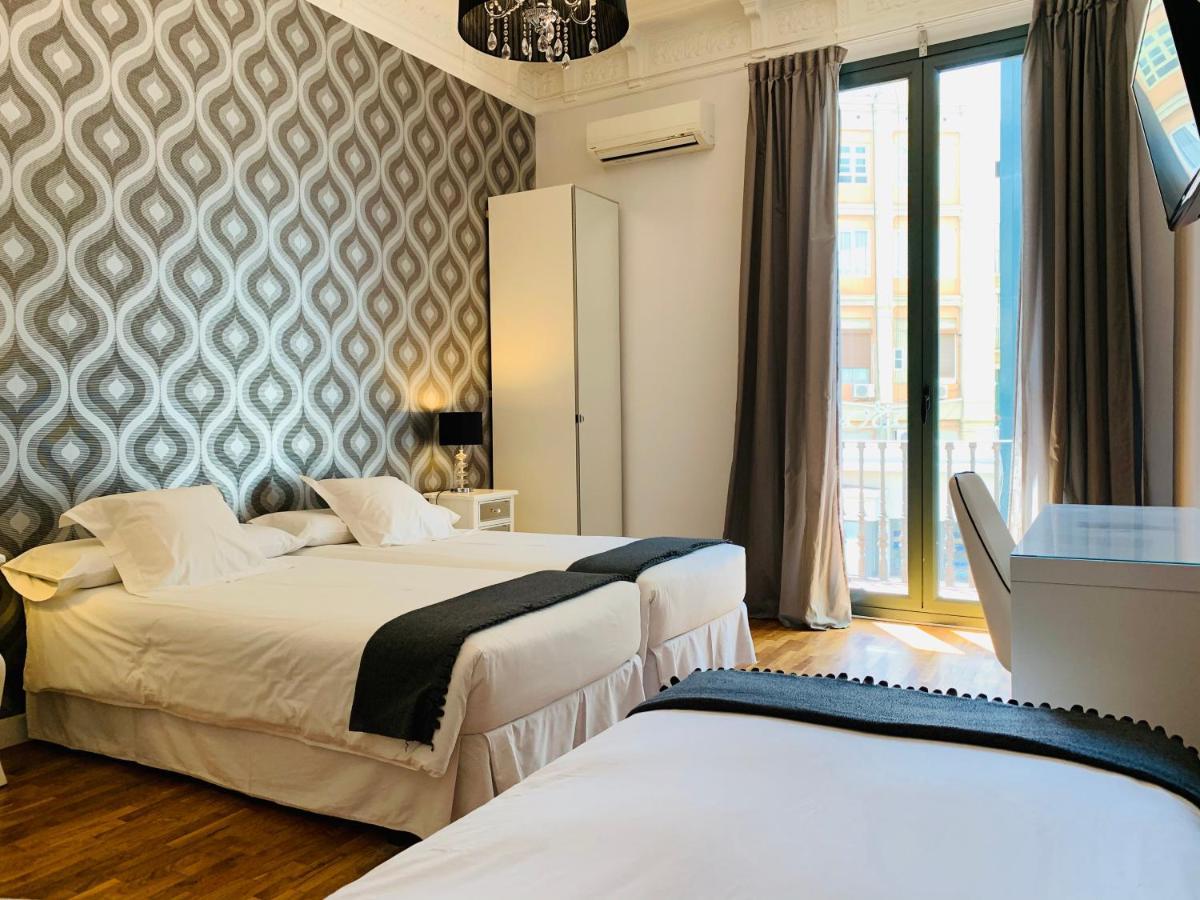 Super Balmes Guest House Barcelona Luaran gambar