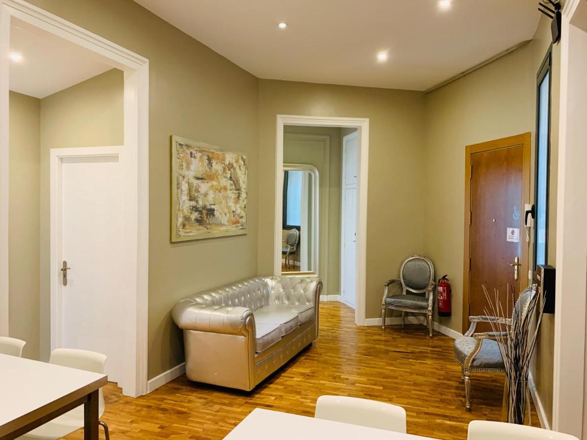 Super Balmes Guest House Barcelona Luaran gambar