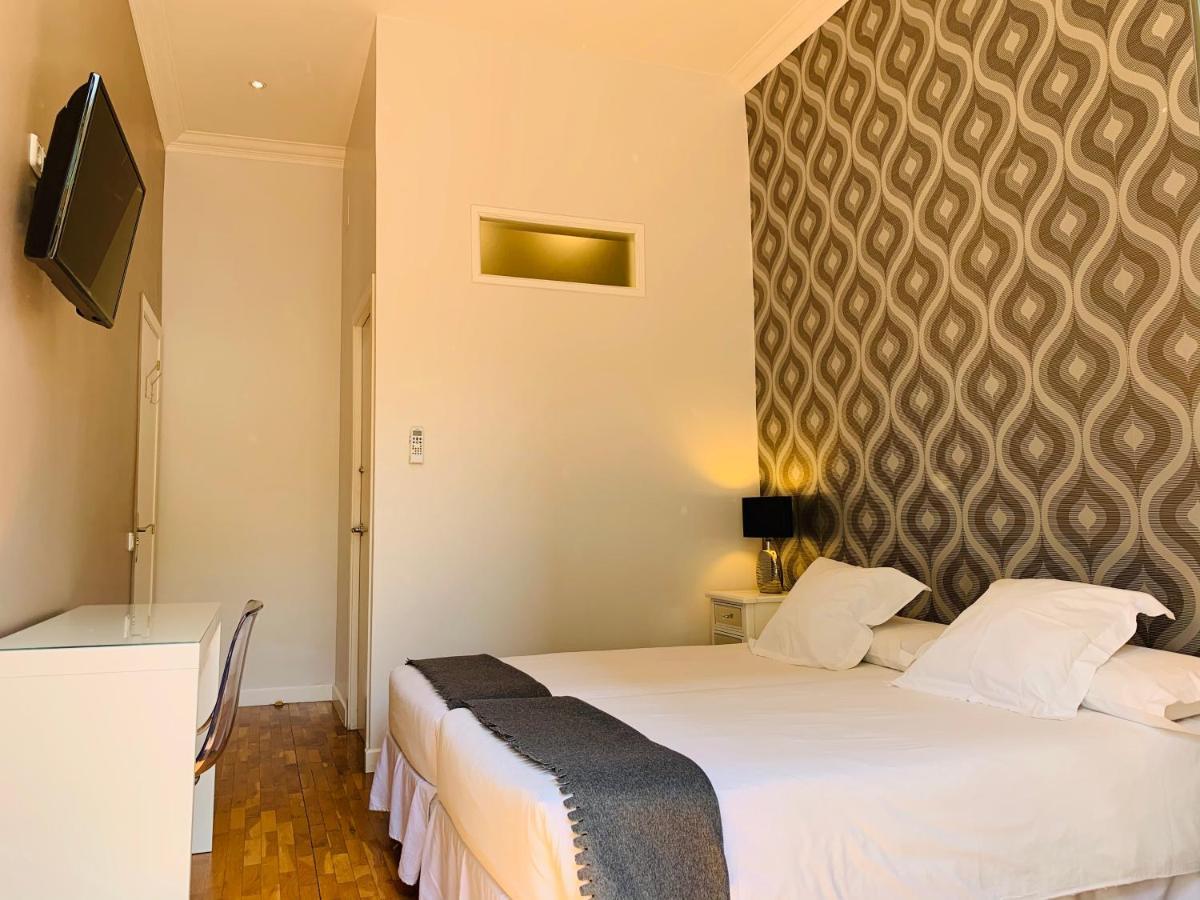Super Balmes Guest House Barcelona Luaran gambar