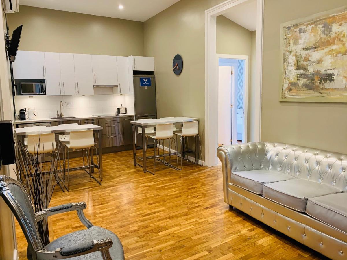 Super Balmes Guest House Barcelona Luaran gambar
