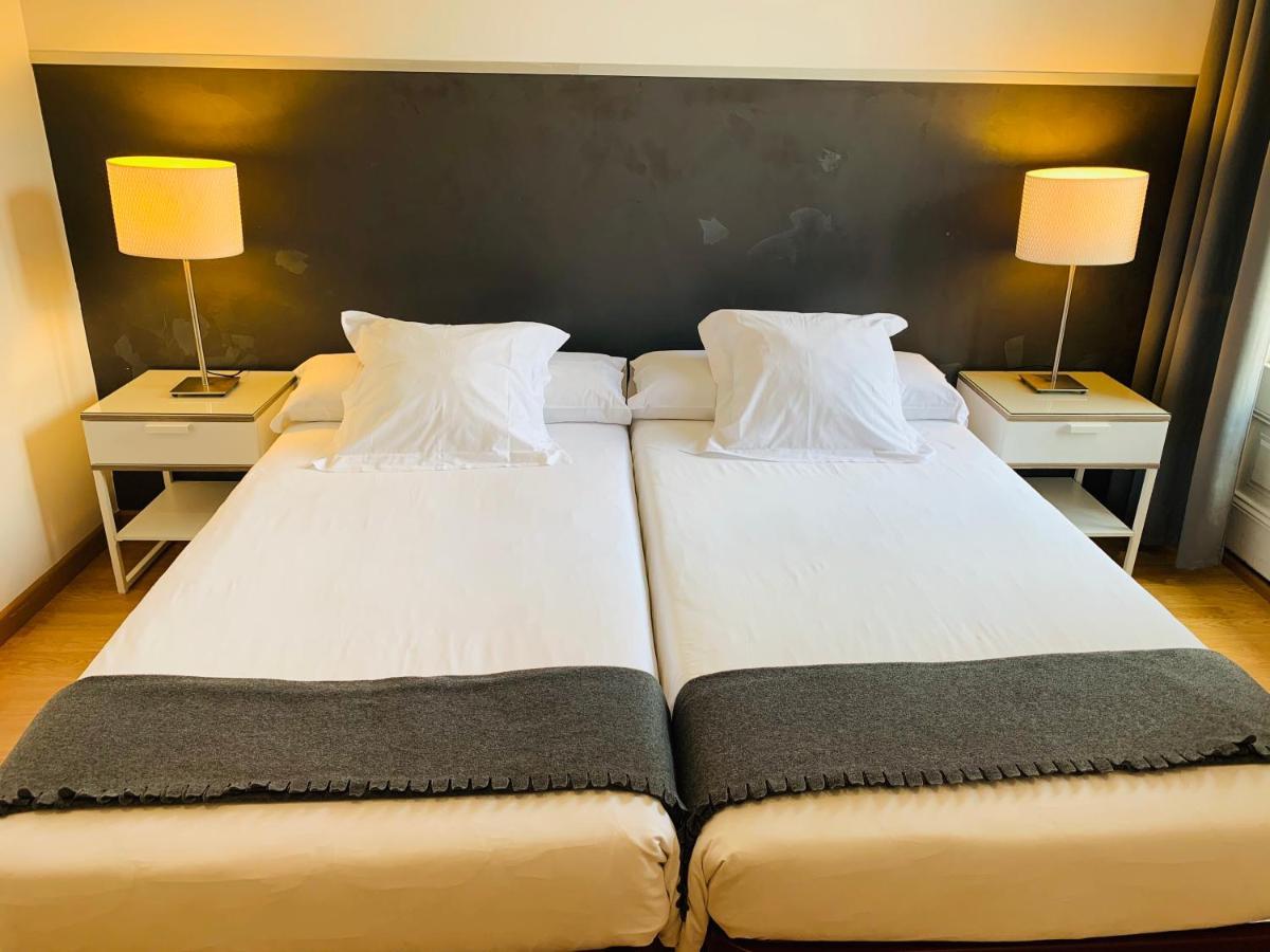 Super Balmes Guest House Barcelona Luaran gambar