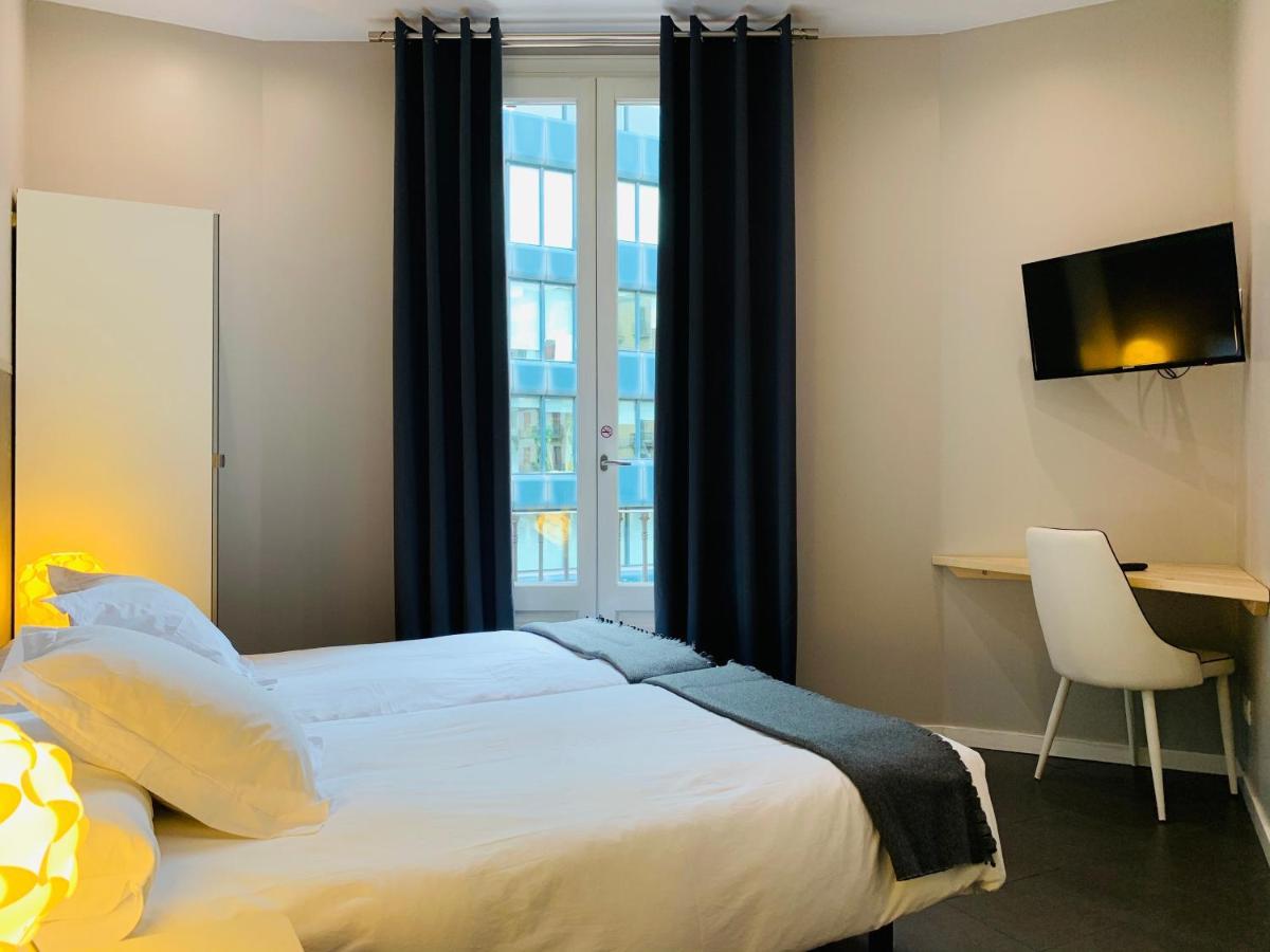 Super Balmes Guest House Barcelona Luaran gambar