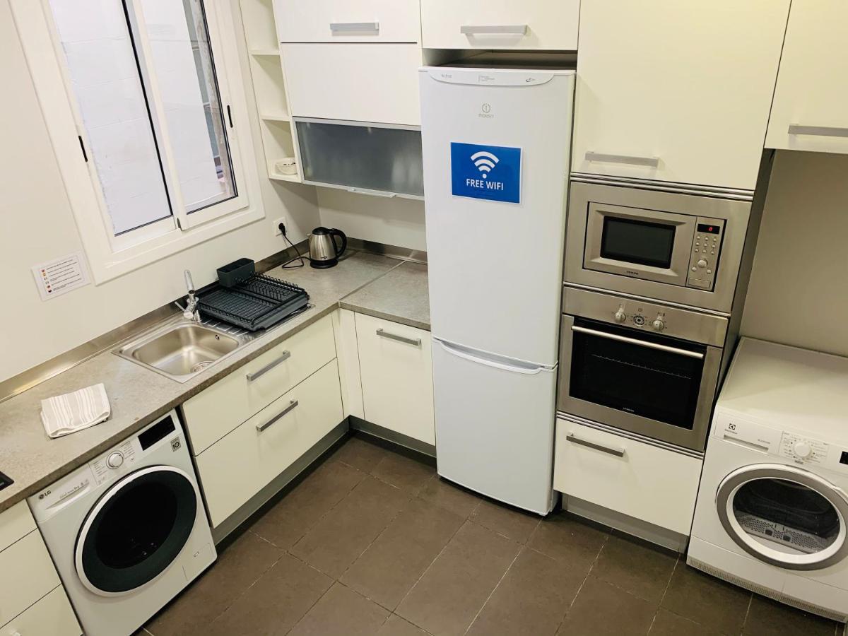 Super Balmes Guest House Barcelona Luaran gambar