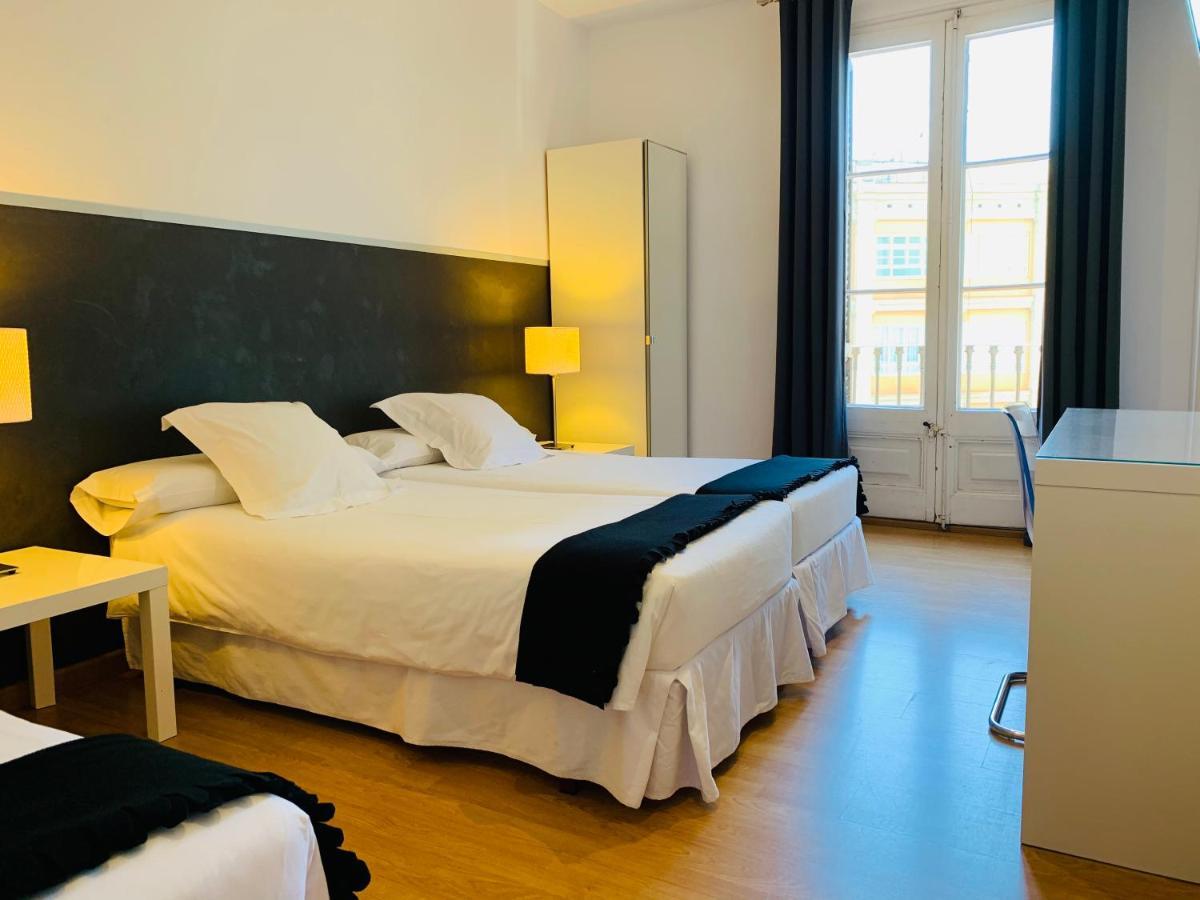 Super Balmes Guest House Barcelona Luaran gambar