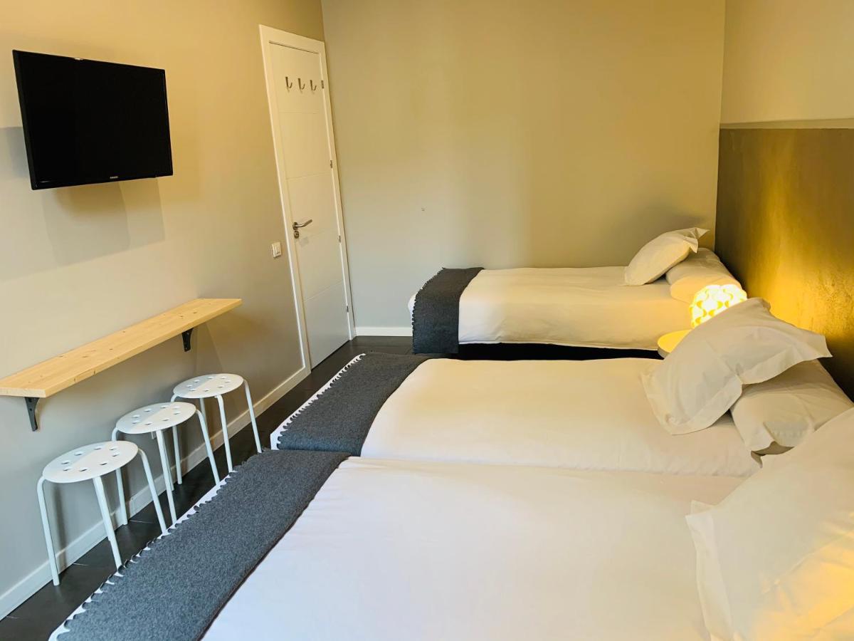 Super Balmes Guest House Barcelona Luaran gambar