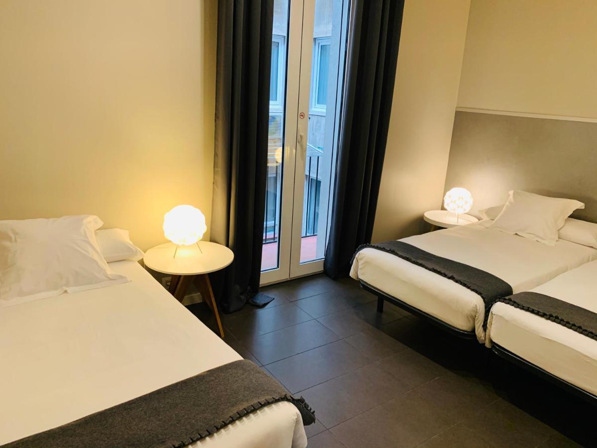 Super Balmes Guest House Barcelona Luaran gambar